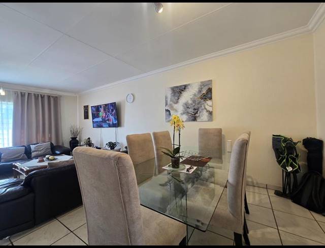3 BEDROOM TOWNHOUSE FOR SALE IN EDENBURG
